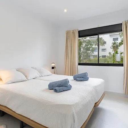 Luxury 2 Bed With Sea View アパート エステポナ