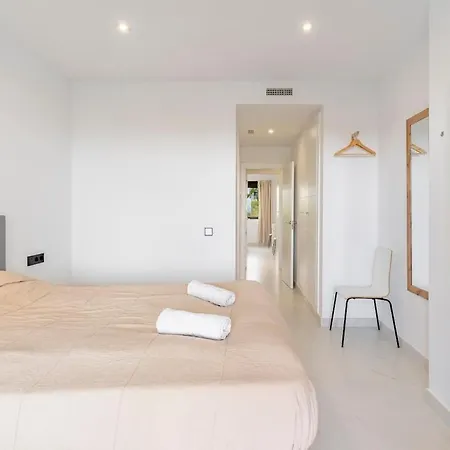 アパート Luxury 2 Bed With Sea View エステポナ