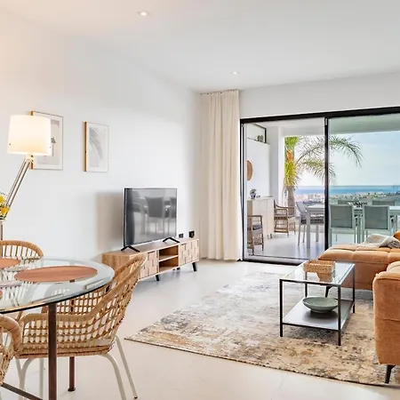 Luxury 2 Bed With Sea View アパート