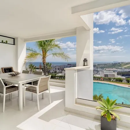Apartment Luxury 2 Bed With Sea View *